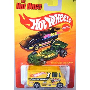 Hot Wheels - The Hot Ones Series - Combat Medic - HW Race Team Support Truck