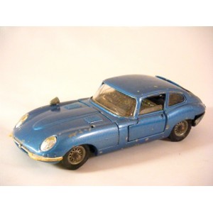 Corgi Junkyard -(335A-2) Jaguar E-Type 2+2