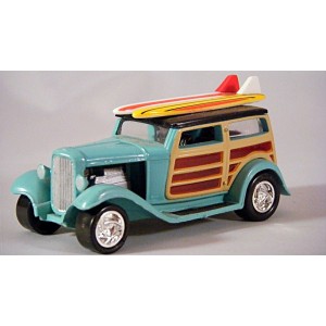 Johnny Lightning Surf Rods - Finks Speedwagon Model A Ford Woody