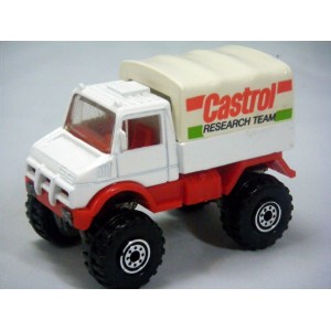 Hot Wheels - Mercedes-Benz Castrol Unimog