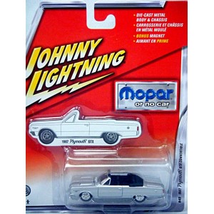 Johnny Lightning 1967 Plymouth GTX Convertible