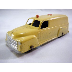 TootsieToy: 1950 Chevy EMT Ambulance (Closed Rear Windows)