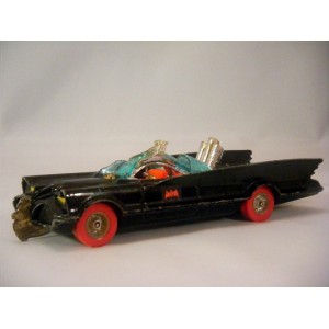 Corgi (267A-4) Batmobile with Red Tires