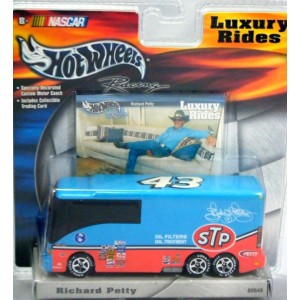 Hot Wheels Luxury Rides - Richard Petty Motor Coach