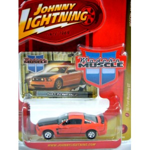Johnny Lightning - Modern Muscle - 2001 Ford Mustang GT