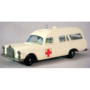 Matchbox - Mercedes-Benz "Binz" Ambulance - with stretcher