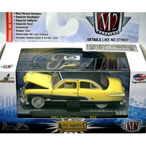 M2 Machines Auto Thentics 1951 Ford Crestliner