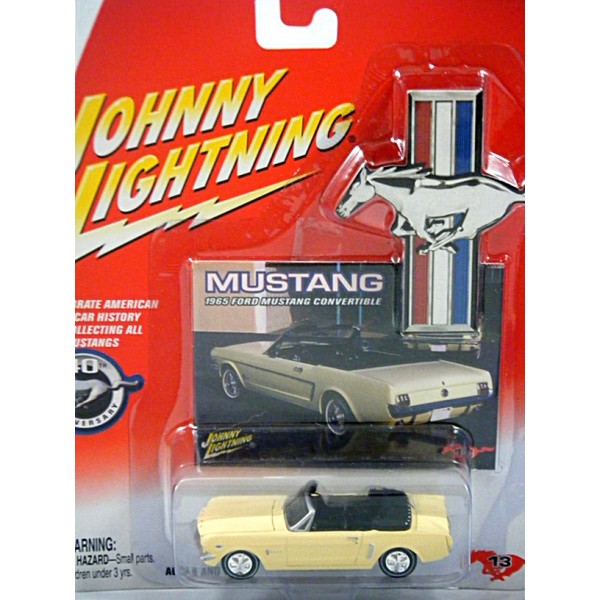 R2 VS B 1:64 Johnny lightning 50th Anniversary 1964 Ford Mustang Conv 