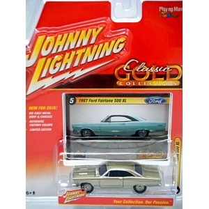 Johnny Lightning R2- Classic Gold - 1975 Ford Maverick