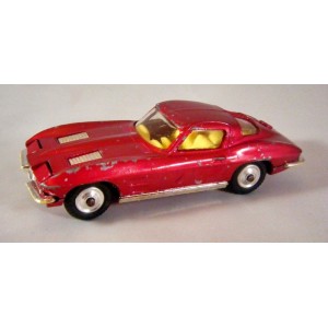 Corgi (310-A-1) Chevrolet Corvette Sting Ray Split Window Coupe