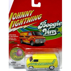 Johnny Lightning 1976 D 150 Dodge Van