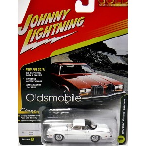 Johnny Lightning Classic Gold: 1977 Oldsmobile Cutlass Supreme