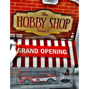 Greenlight Hobby Shop - Nissan GT-R with Race Car Driver