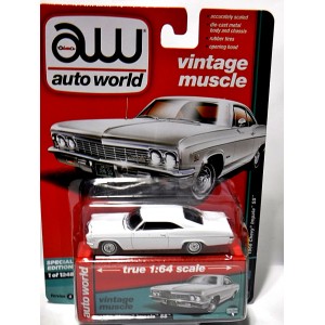 Auto World Hobby Exclusive - 1966 Chevy Impala SS