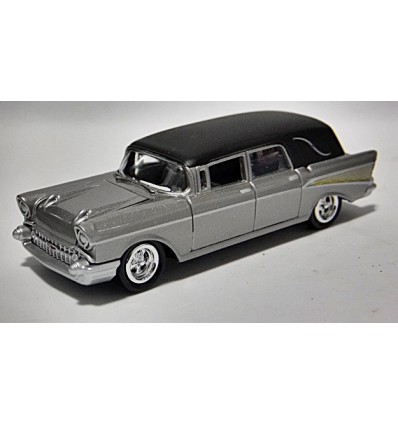 Johnny Lightning 2.0 Series - 1957 Chevrolet Hearse