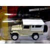 Johnny Lightning - Classic Gold - 1980 Toyota Land Cruiser