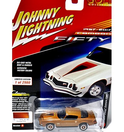 Johnny Lightning Classic Gold - 1976 Chevrolet Camaro Z-28