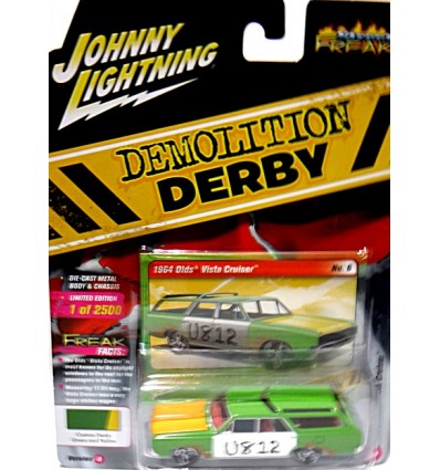 Johnny Lightning Street Freaks - Demolition Derby - 1964 Oldsmobile Vista Cruiser Station Wagon