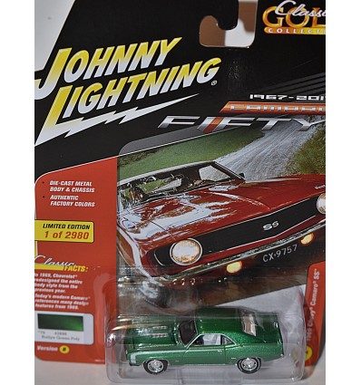 Johnny Lightning Classic Gold - 1969 Chevrolet Camaro SS