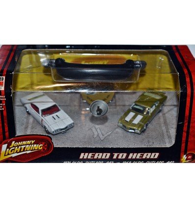 Johnny Lightning - Head To Head - 1968 vs 1971 Oldsmobile Cutlass 442 Set