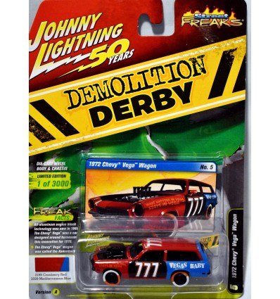 Johnny Lightning Street Freaks - Demolition Derby - 1972 Chevrolet Vega Station Wagon