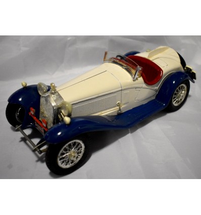 Bburago (1:18) - 1932 Alfa-Romeo 2300