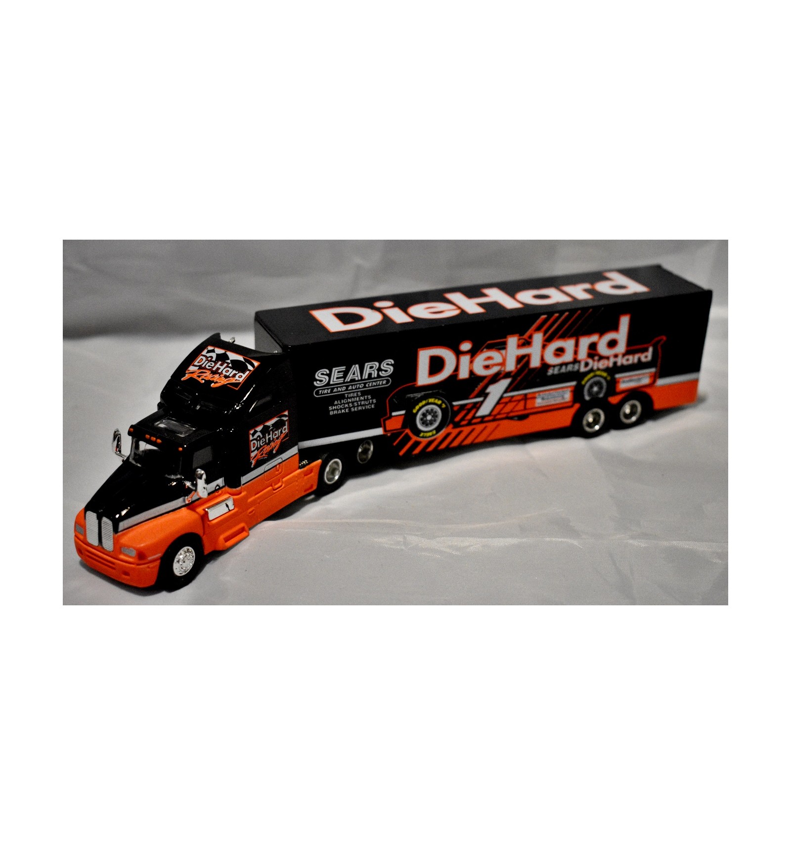 NASCAR Die Hard 1:24 Scale Craftsman Racing Champions Super Truck Series 