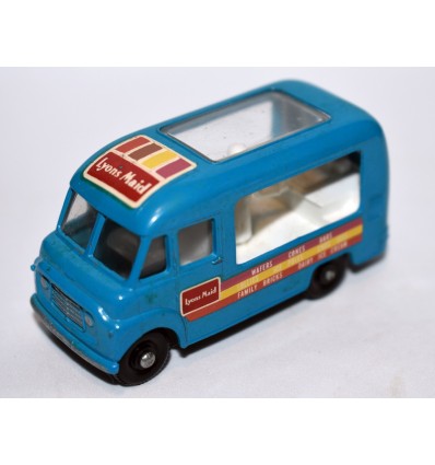 Matchbox Regular Wheels - Commer Ice Cream Van