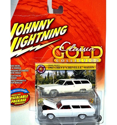 Rare Johnny Lightning Classic Gold - White Lightning! 1965 Chevrolet Chevelle 2 Door Wagon
