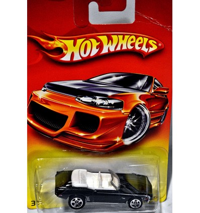 Hot Wheels Exclusive Assortment - 1969 Chevrolet Camaro Convertible