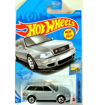 Hot Wheels 1994 Audi Avant RS2 Station Wagon