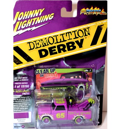 Johnny Lightning Street Freaks - Demolition Derby - 1965 Chevrolet C10 Tow Truck