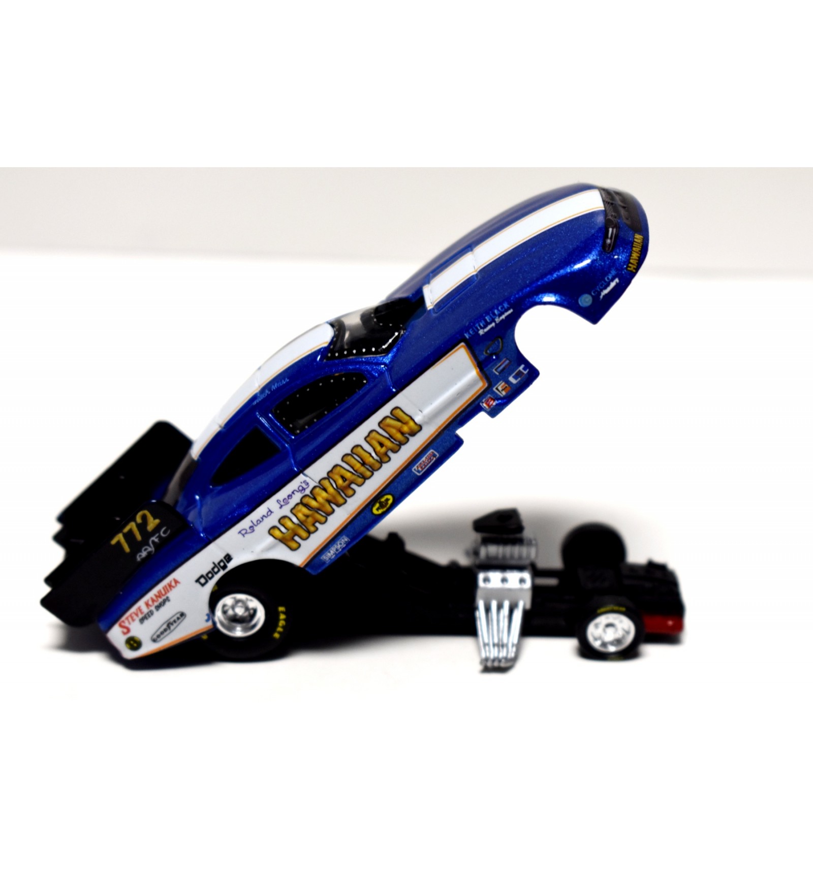 Auto World - 2020 Dodge Charger Roland Leong's Hawaiian Tribute NHRA Funny  Car - Global Diecast Direct