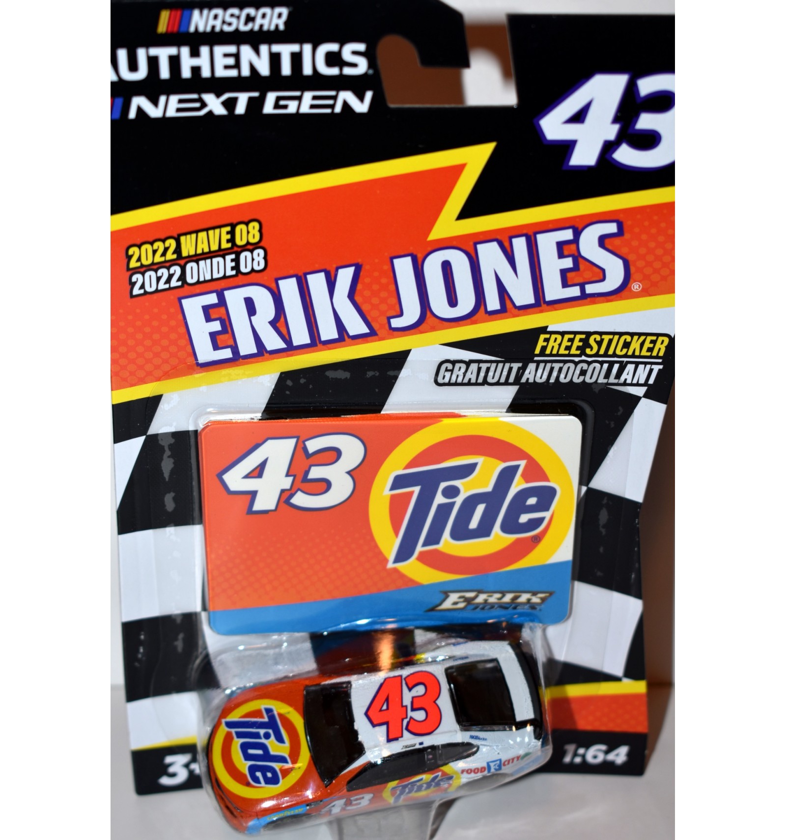 Lionel NASCAR Authentics - Erik Jones Tide Chevy Camaro