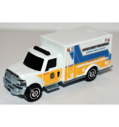 Matchbox - International Terradata Ambulance