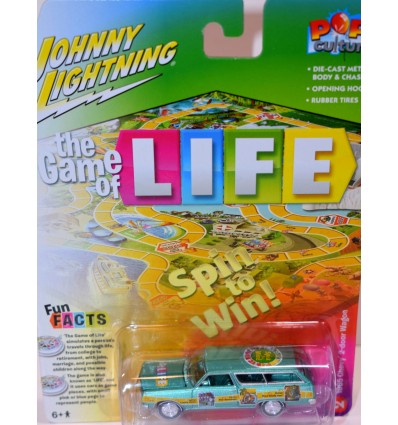 Johnny Lightning Pop Culture - The Game of LIFE - 1965 Chevrolet Chevelle 2 Door Wagon