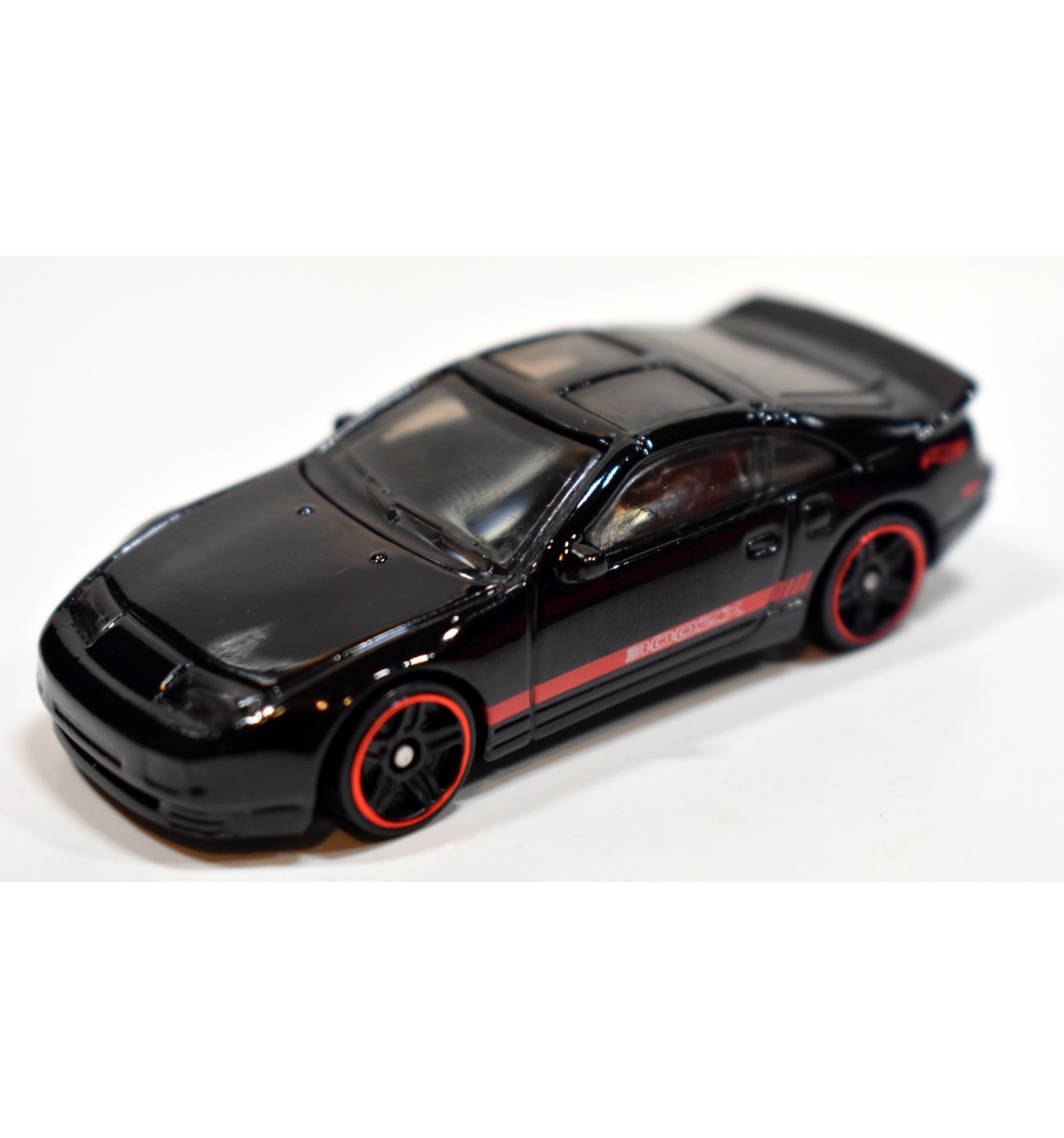 Hot Wheels Nissan 300ZX Twin Turbo – Serie Nissan – 110/250 – Colore Rosso – Scala 1:64 – Modellino Giocattolo Da Collezione