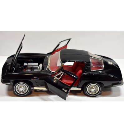 ERTL - 1963 Chevrolet Corvette Split Window Coupe Fuelie