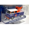 Greenlight - Club V-Dub - 1979 Volkswagen T2 Double Cab Road Union 76 Tow Truck