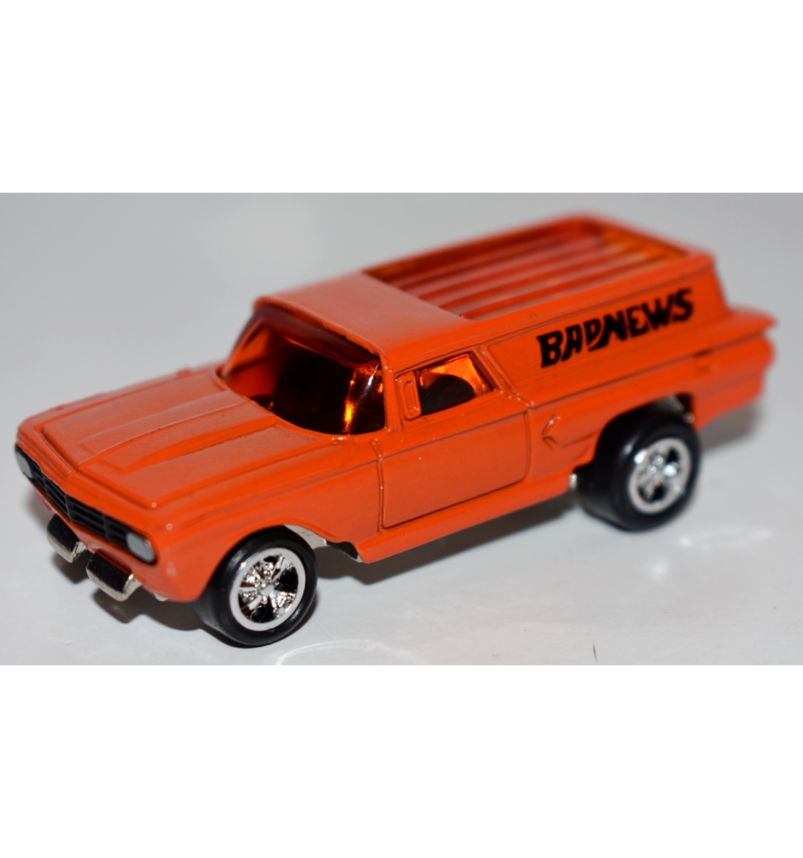 Johnny Lightning - Wacky Winners - Tom Daniel's Bad News 1960 Chevrolet  Sedan Delivery