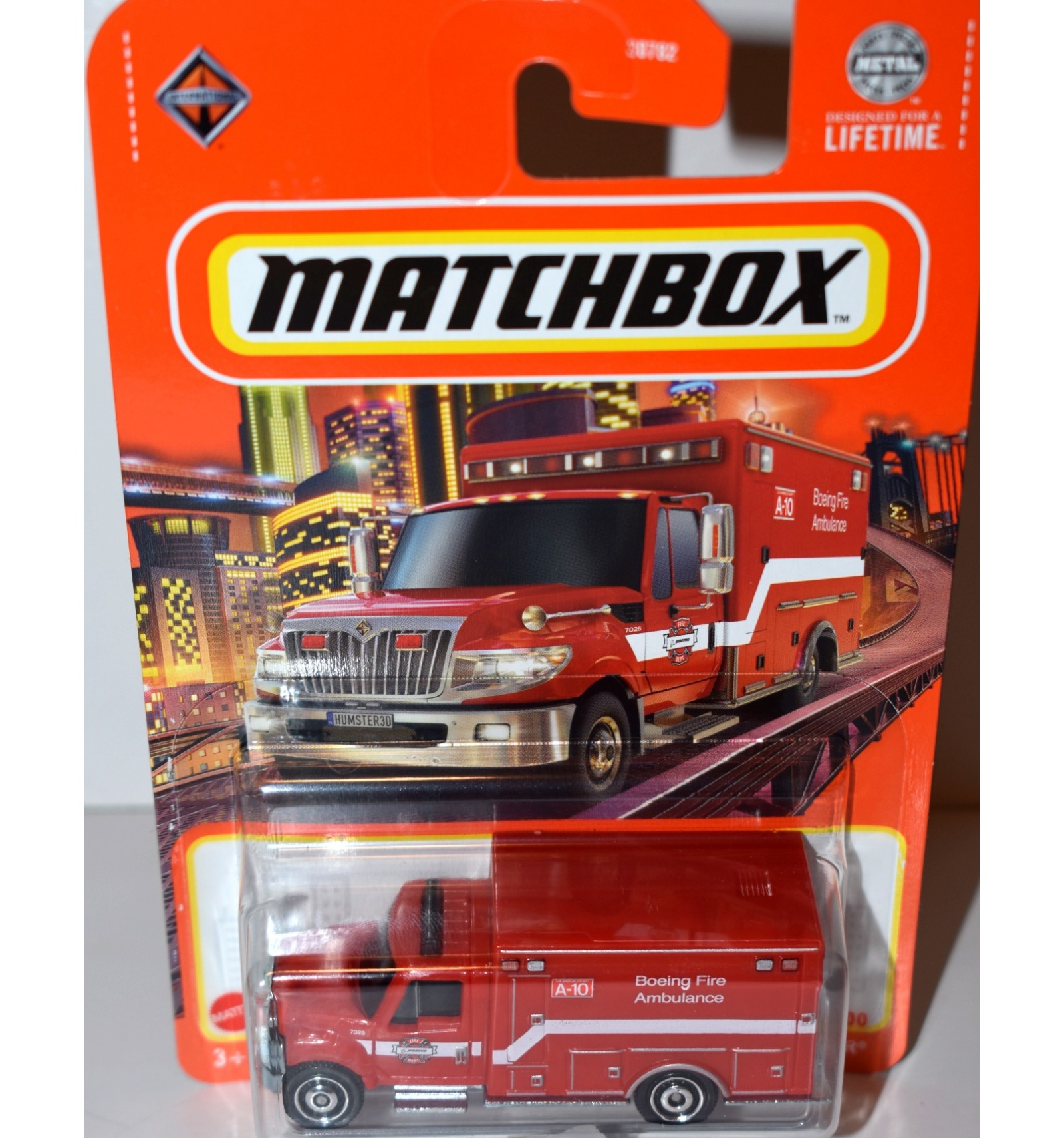 Matchbox - International Terrastar Ambulance