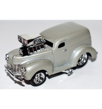 Muscle Machines 1940 Hot Rod Ford Pickup Truck