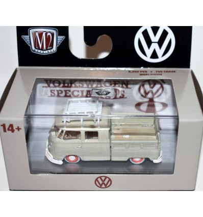 M2 Machines AutoThentics - 1959 VW Double Cab Pickup Truck