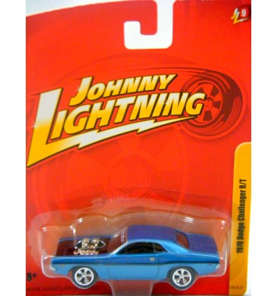 Johnny Lightning Forever 64 1970 Dodge Challenger R/T