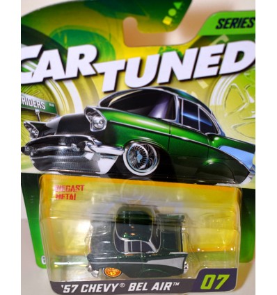 MGA Entertainment - CarTuned - 1957 Chevy Belair Lowrider