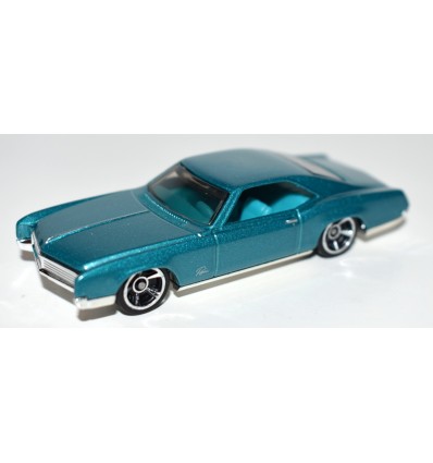 Hot Wheels New for 2025 - 1966 Buick Riviera