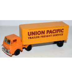 Tyco - Union Pacific Railroad Trailer Freight Service Tractor Trailer