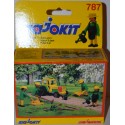 Majorette - Majokit - Farm Tractor with people and diorama accessories