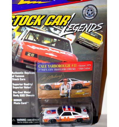 Johnny Lightning - Stock Car Legends - Cale Yarborough 1978 Olds Cutlass