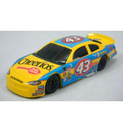 Hot Wheels NASCAR Pro Racing - 2001 Richard Petty Cheerios Dodge Intrepid